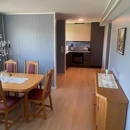 Appartment Leikanger Апартаменты Лейкангер
